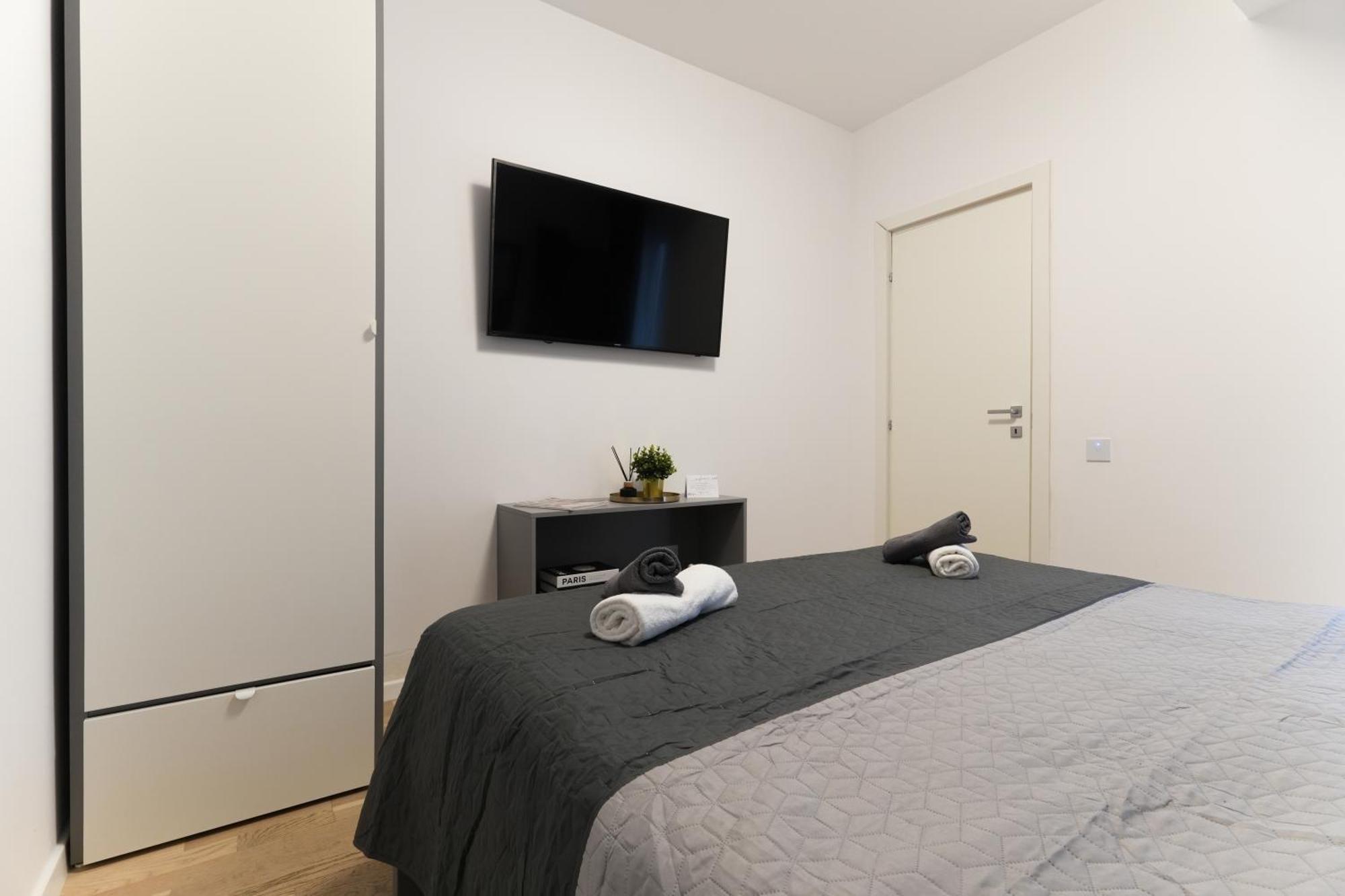 Ana - Cozy & Quiet Apt With Balcony & Garden View Bucureşti Ngoại thất bức ảnh